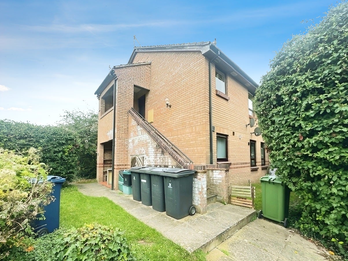 Room Hellyer Way in Wooburn