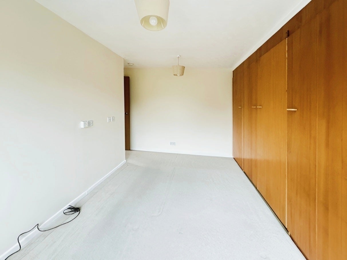 Room Hellyer Way in Wooburn