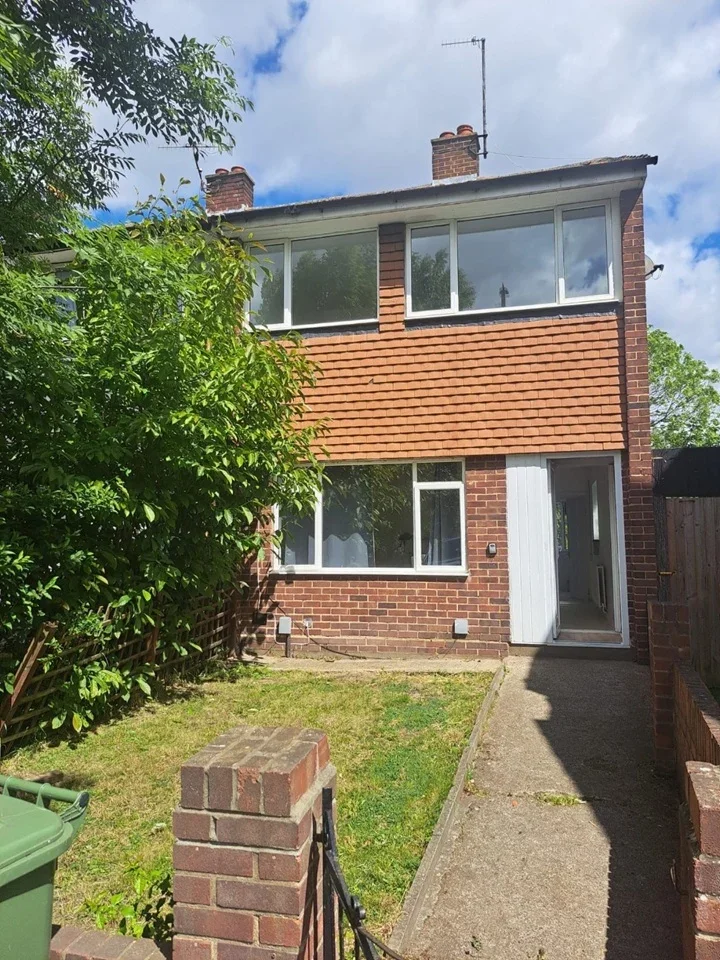 House Lower Road in Greater London