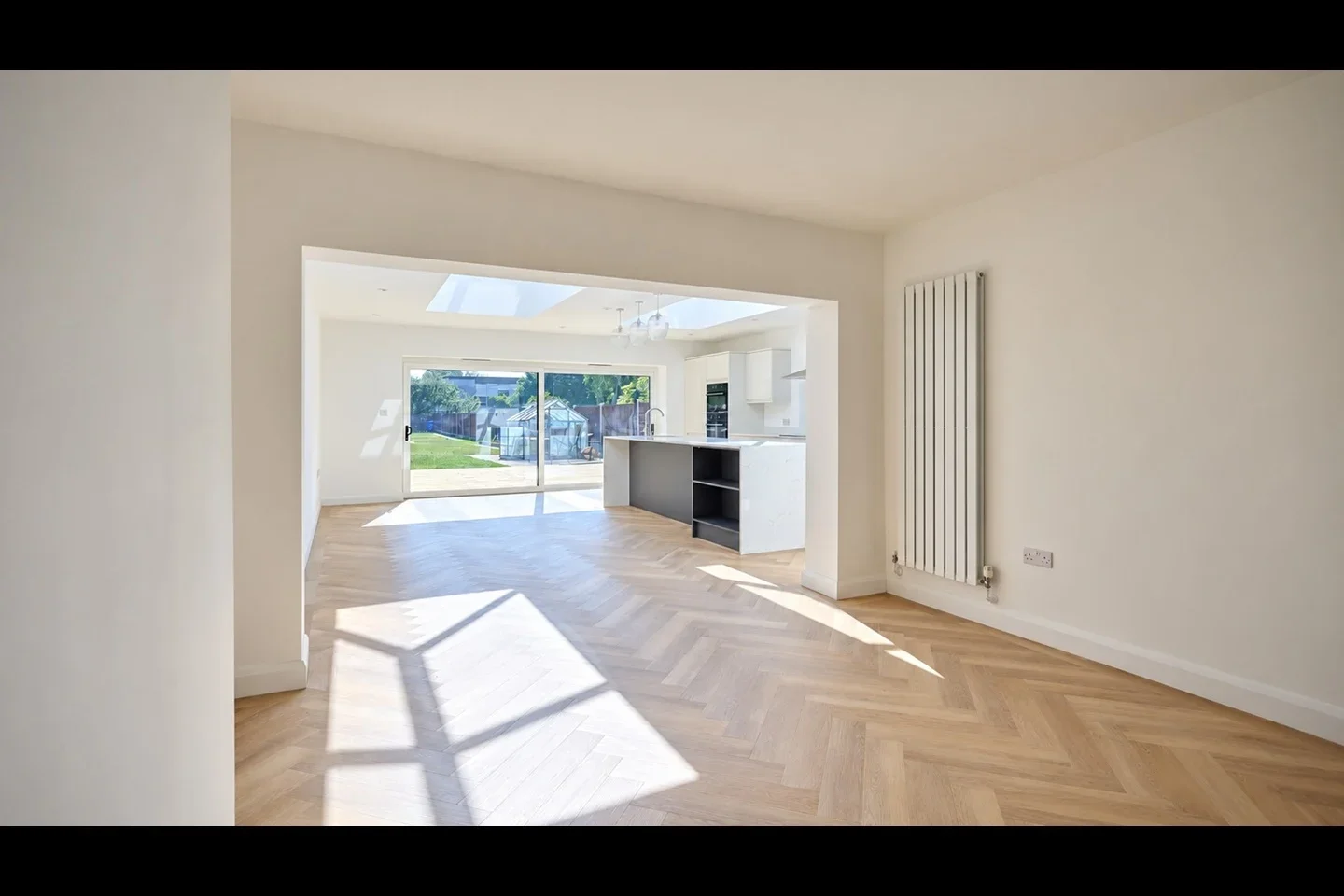 House Roseberry Gardens in Dartford
