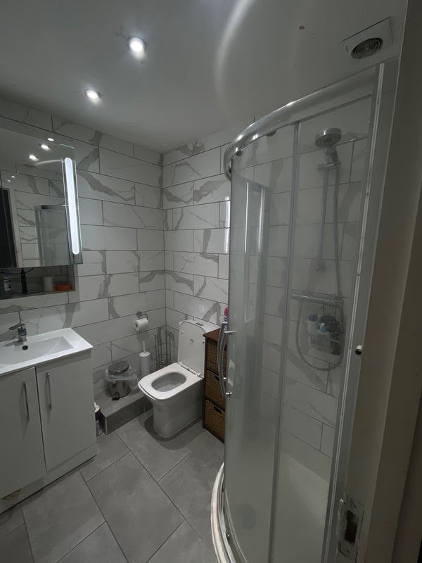 Room Skelgill Road in Greater London