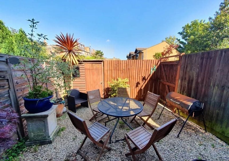 Room Skelgill Road in Greater London