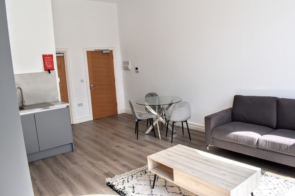 Flat Wilmslow Road in Manchester