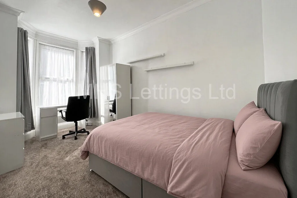 Flat Back Ashville Grove in Leeds