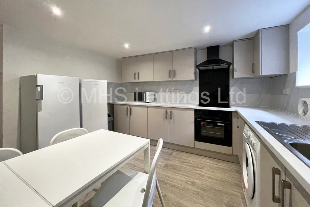 Flat Back Ashville Grove in Leeds