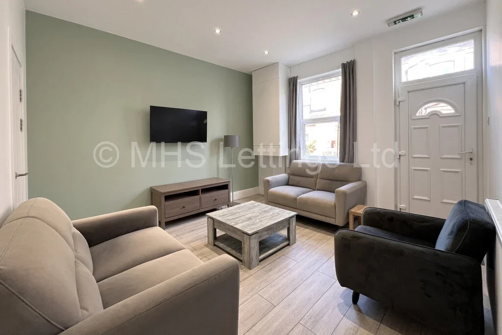 Flat Back Ashville Grove in Leeds