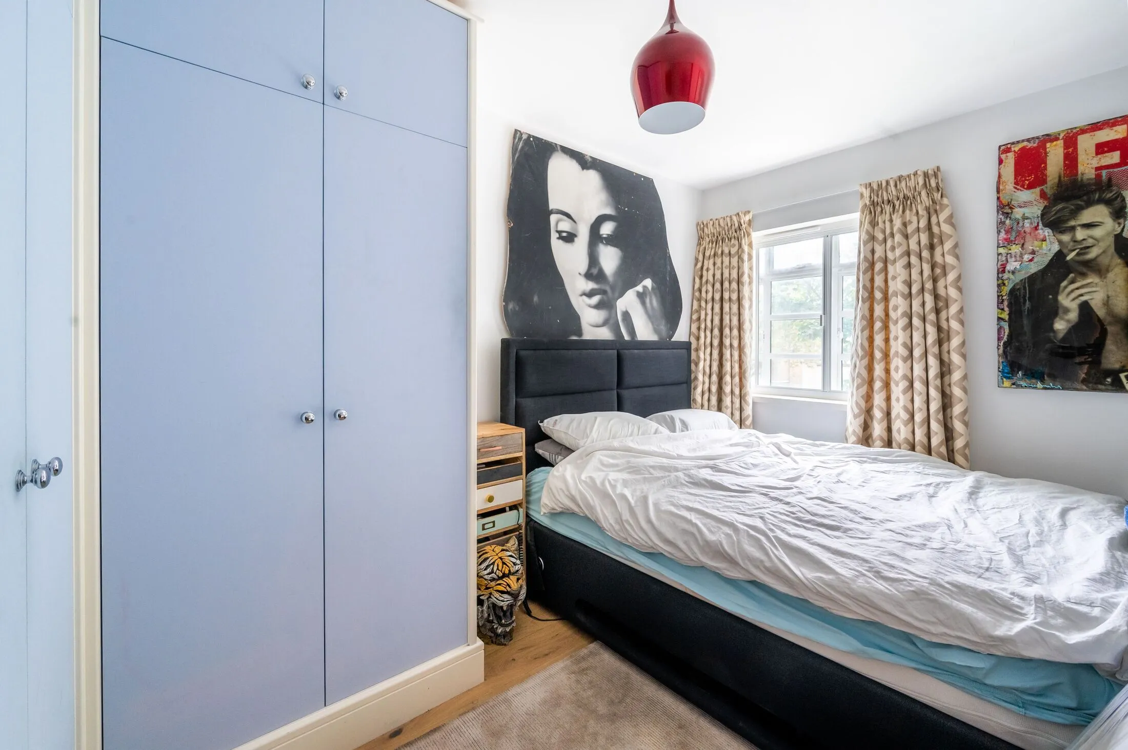Flat Poynders Road in Greater London