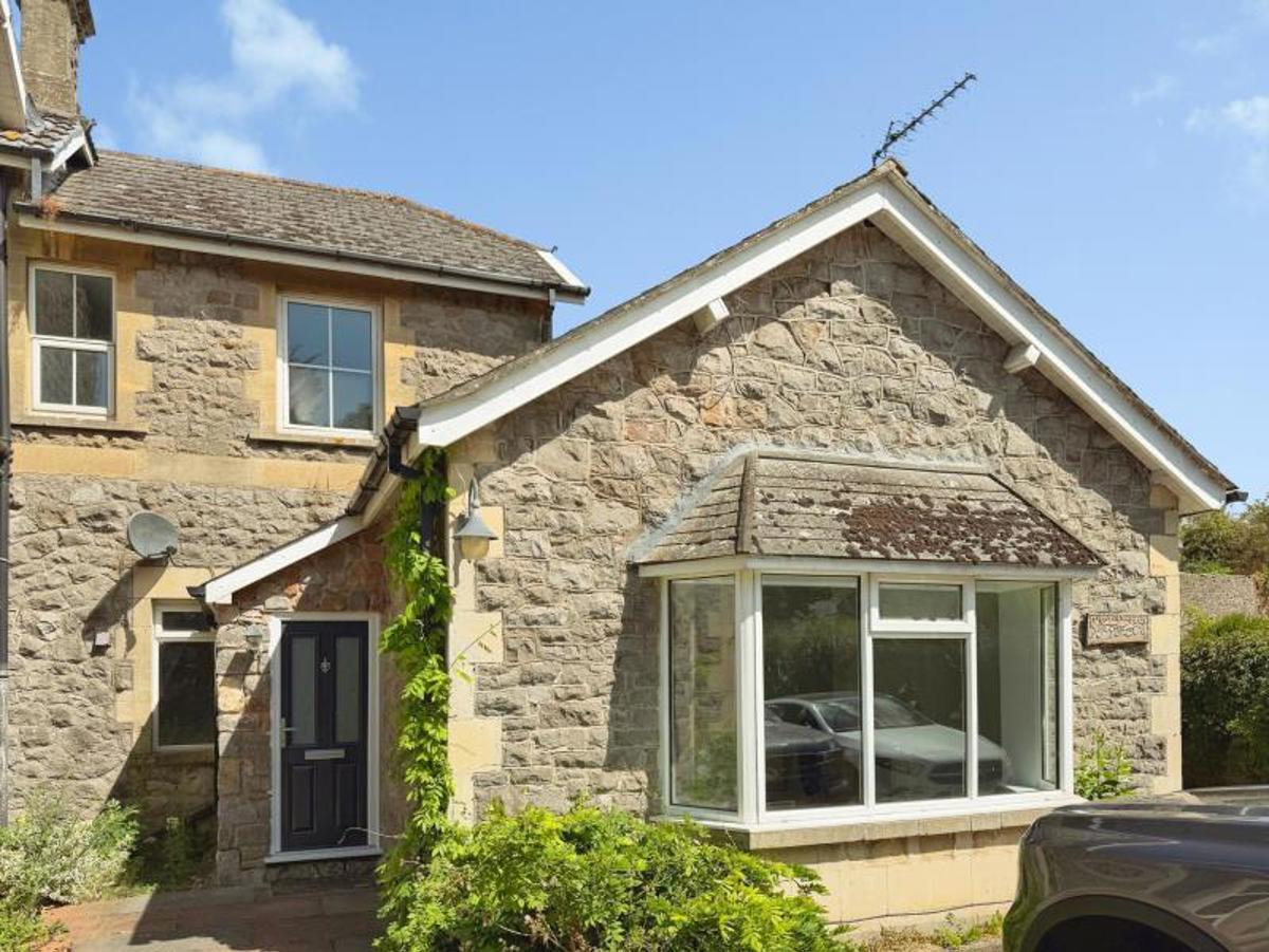 House Bridge Road in Bleadon