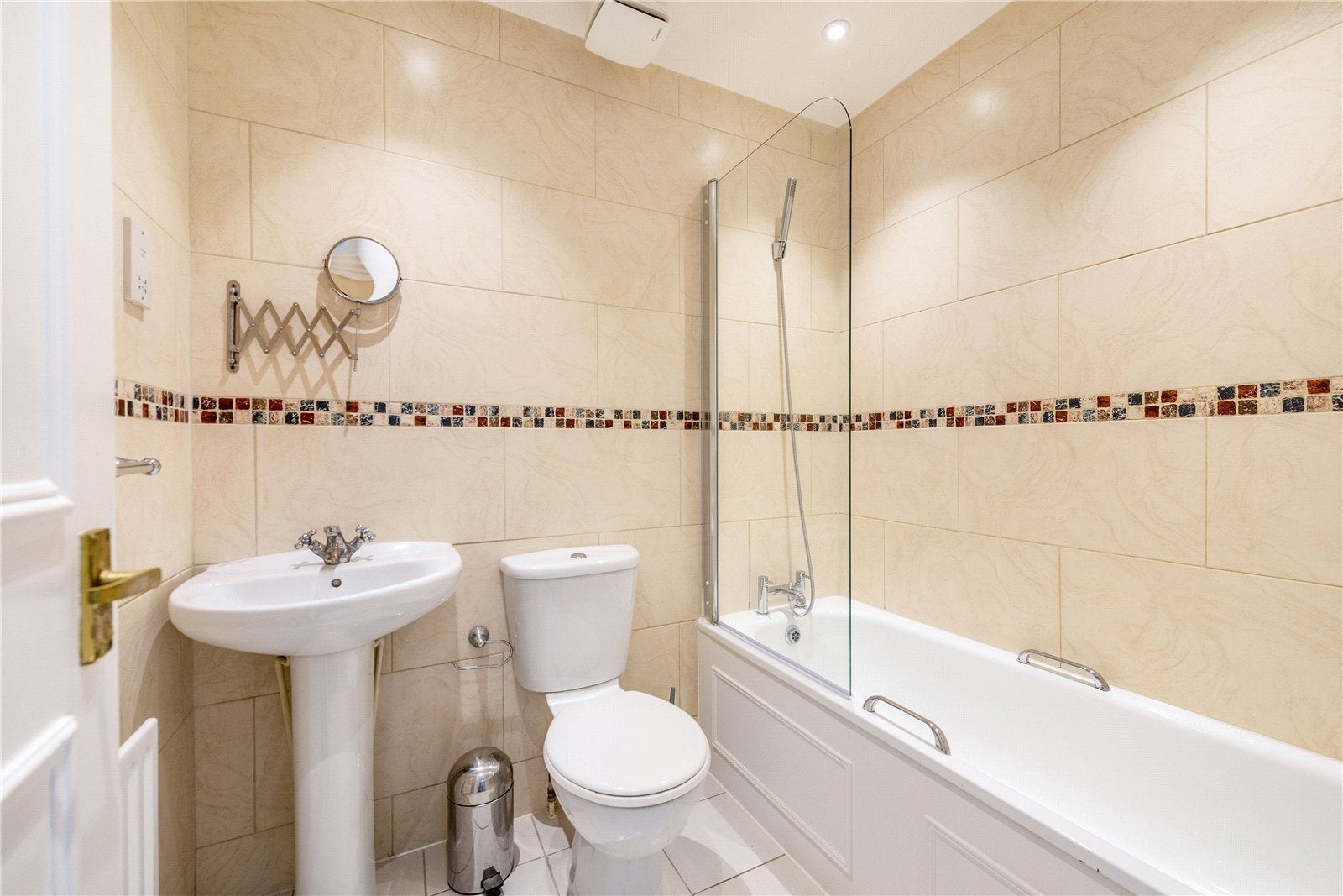 Flat Tollington Way in Greater London