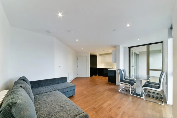Flat Town Place in Greater London
