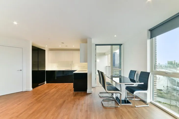 Flat Town Place in Greater London