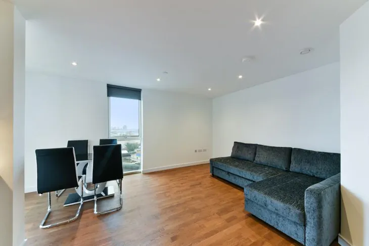 Flat Town Place in Greater London