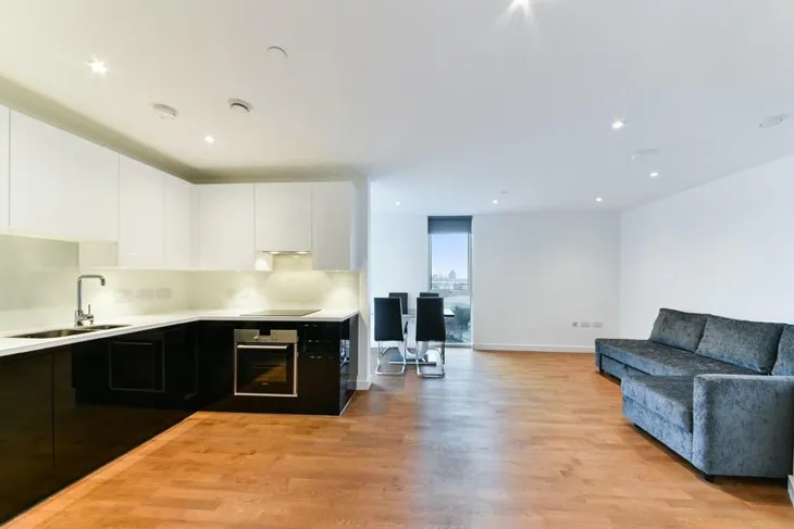 Flat Town Place in Greater London