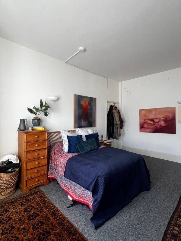 Room Bowman's Mews in Greater London