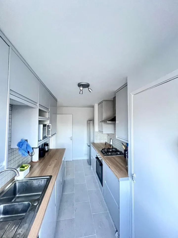 Room Bramley Hill in Greater London