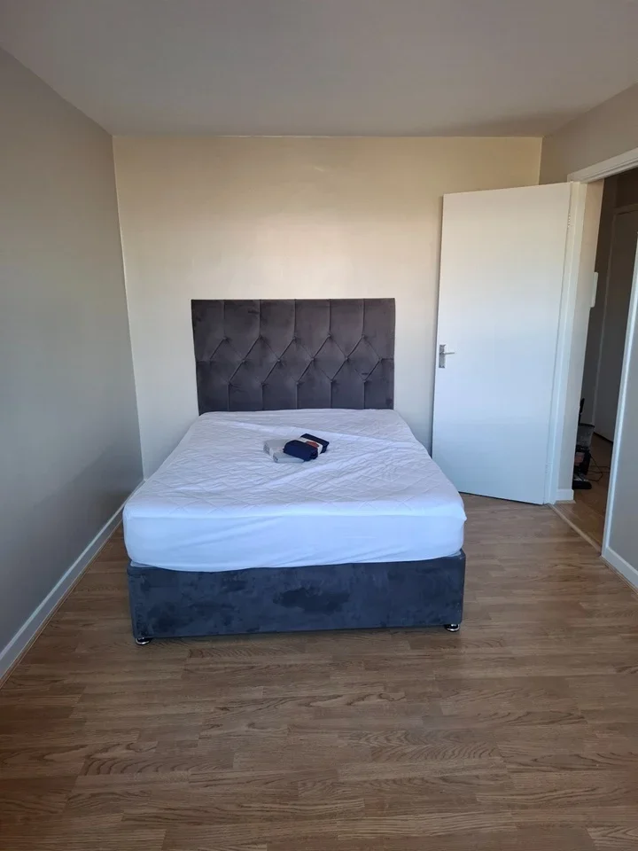 Room Bramley Hill in Greater London