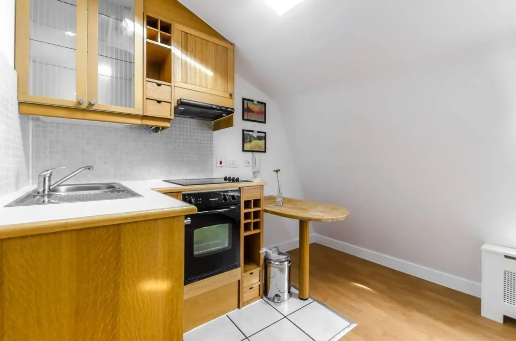Flat Gloucester Street in City of Westminster