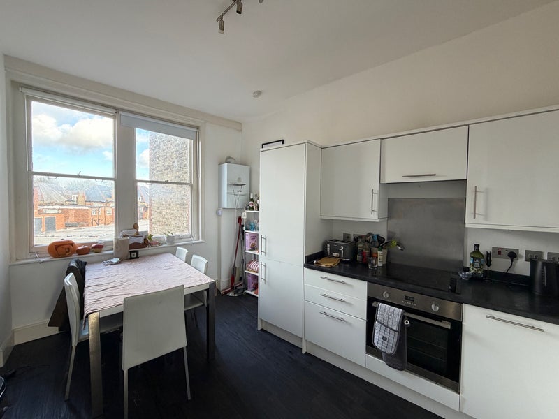 Room Muswell Hill Broadway in Greater London