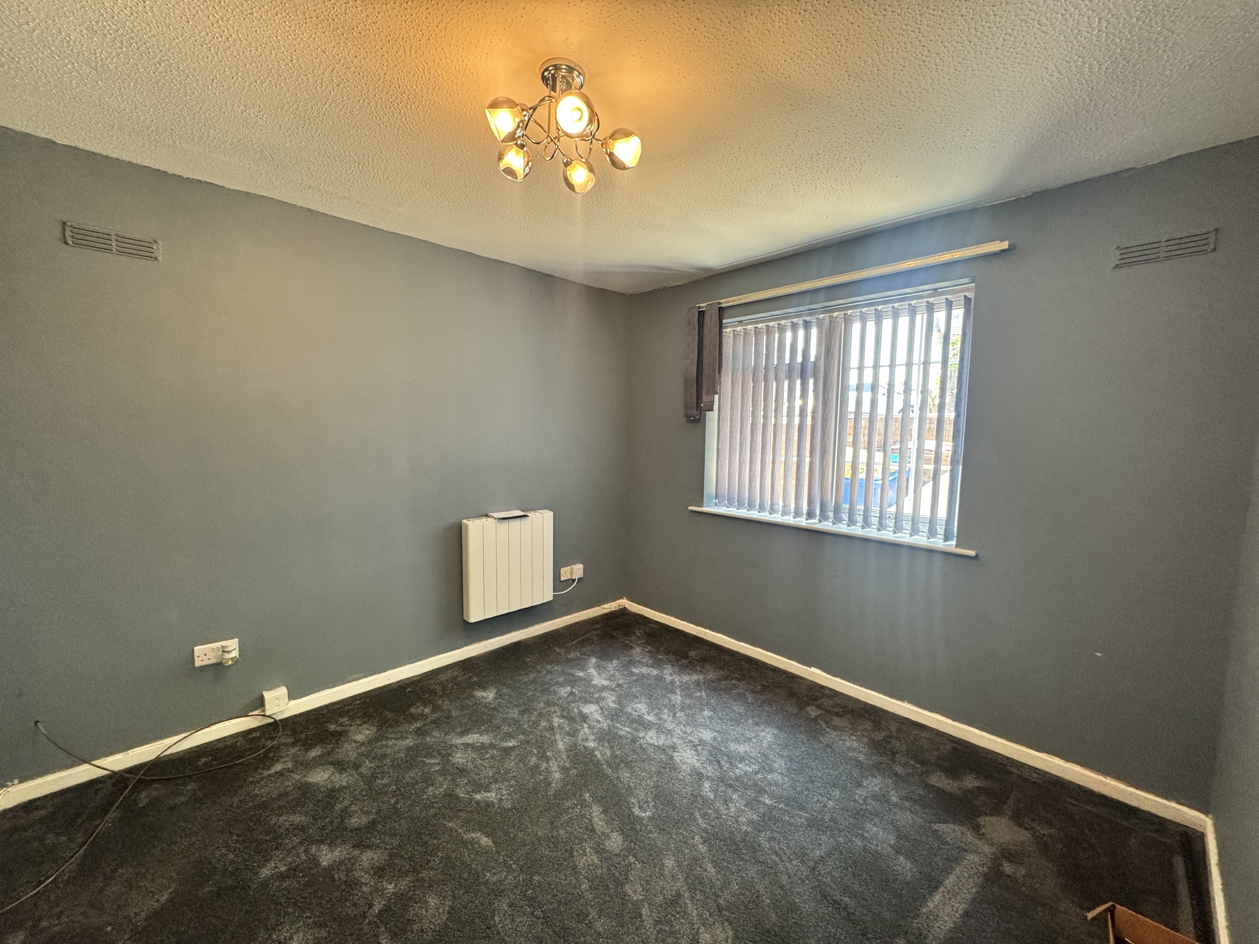 Flat Holly Court in Mansfield Woodhouse