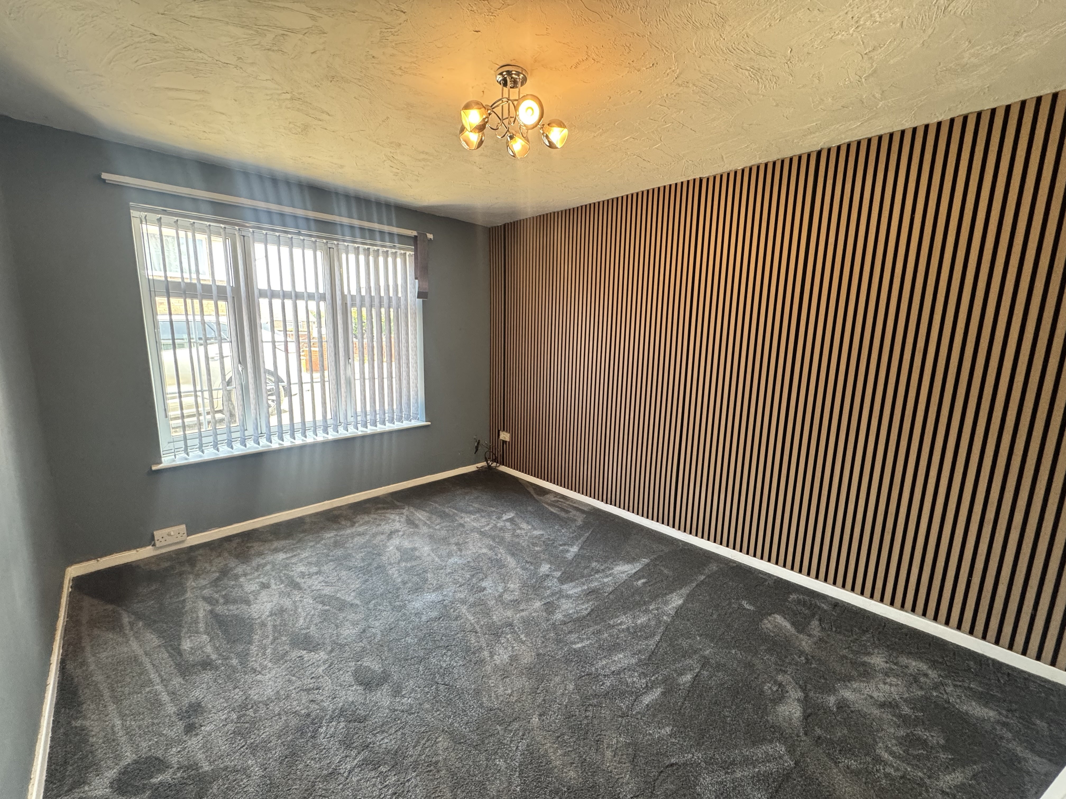 Flat Holly Court in Mansfield Woodhouse