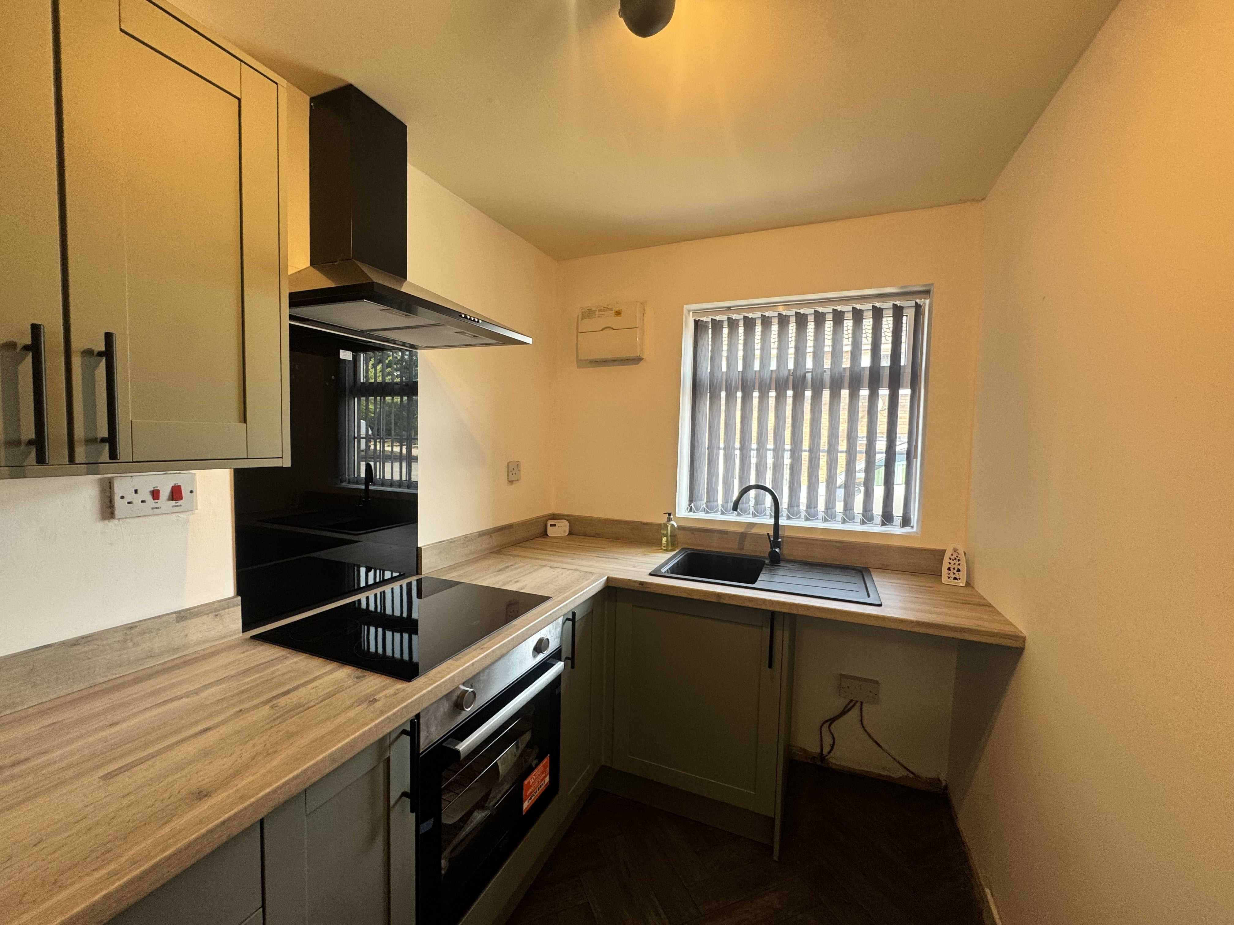Flat Holly Court in Mansfield Woodhouse