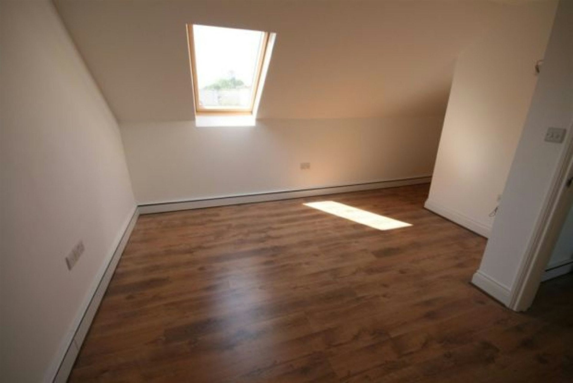Flat Chessington Road in Epsom and Ewell