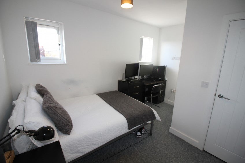 Flat Irving Road in Coventry