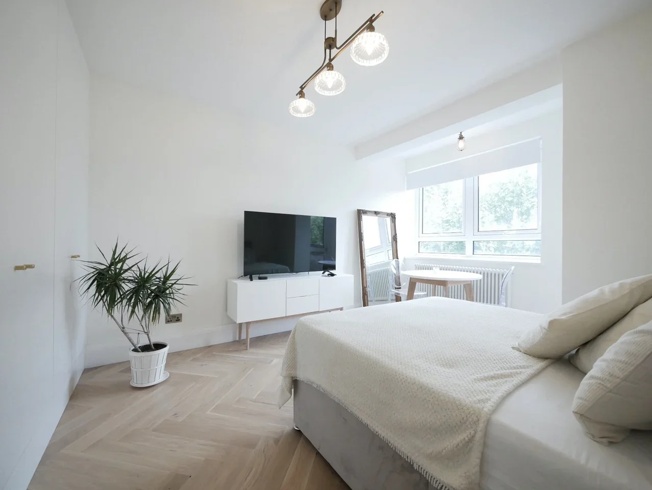 Room Darling Row in Greater London