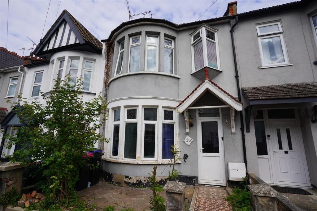 Room Beedell Avenue in Southend-on-Sea