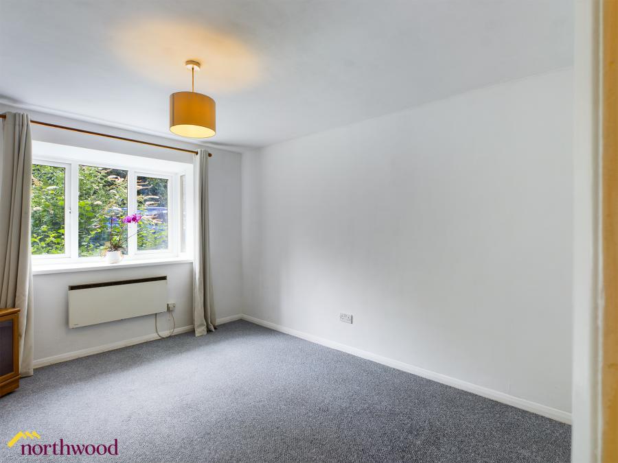 Flat Old Parr Close in Cherwell District
