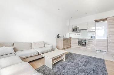 Flat Lansdowne Gardens in Greater London