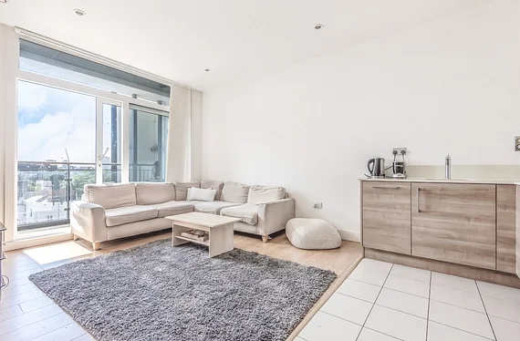 Flat Lansdowne Gardens in Greater London