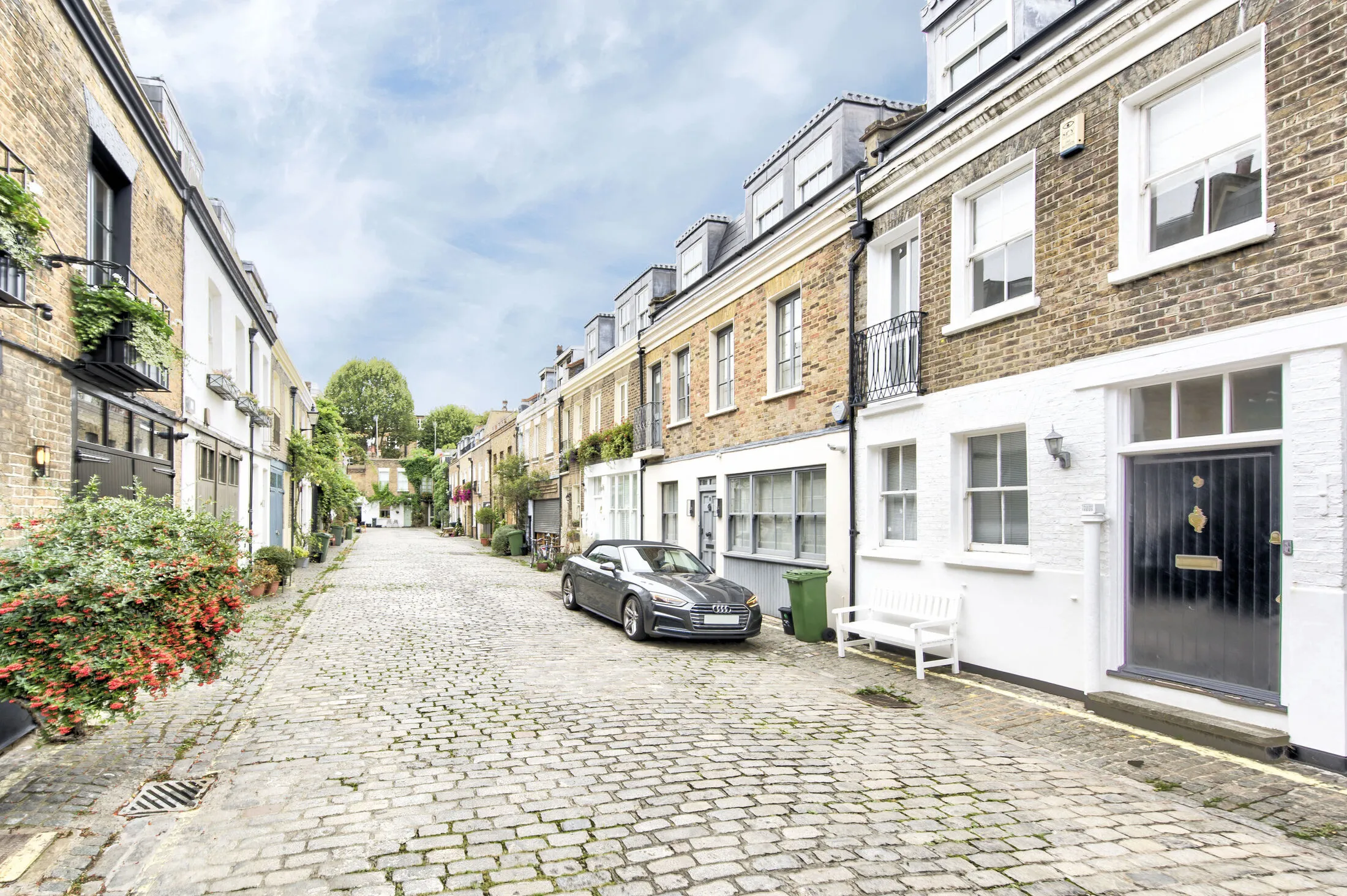 House Warwick Avenue in City of Westminster