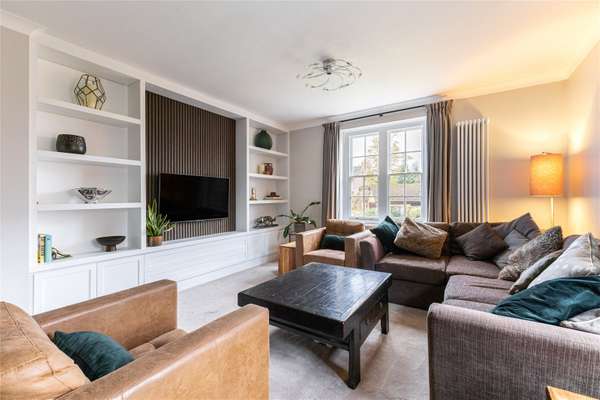 Flat West Common in St Albans