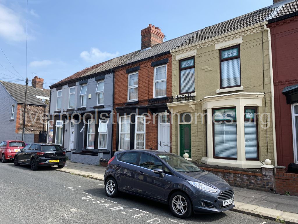 Flat Shaw Street in Liverpool