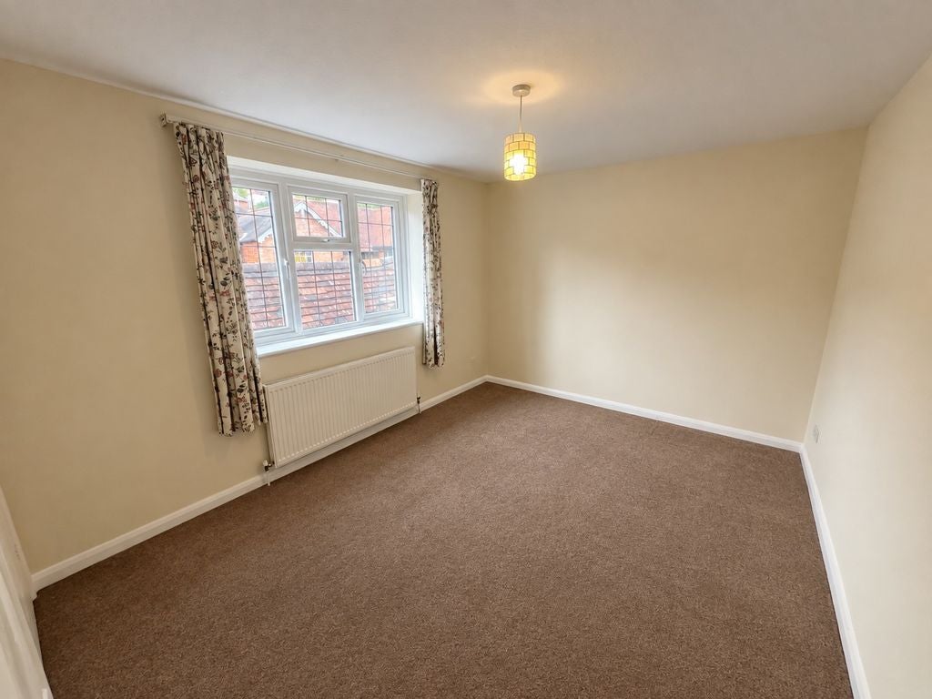Flat Petworth Road in Waverley