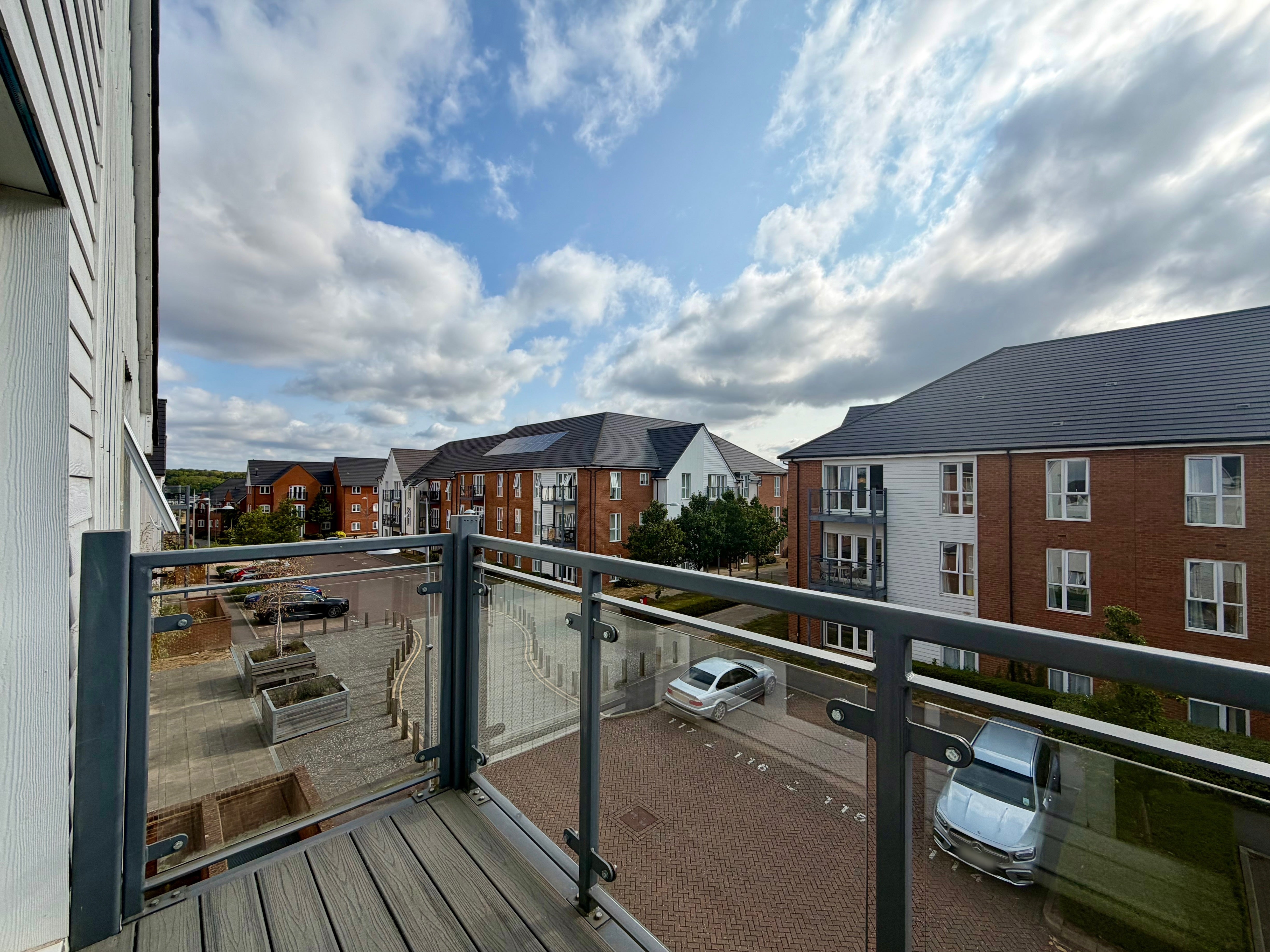 Flat Holmbush Mews in Horsham