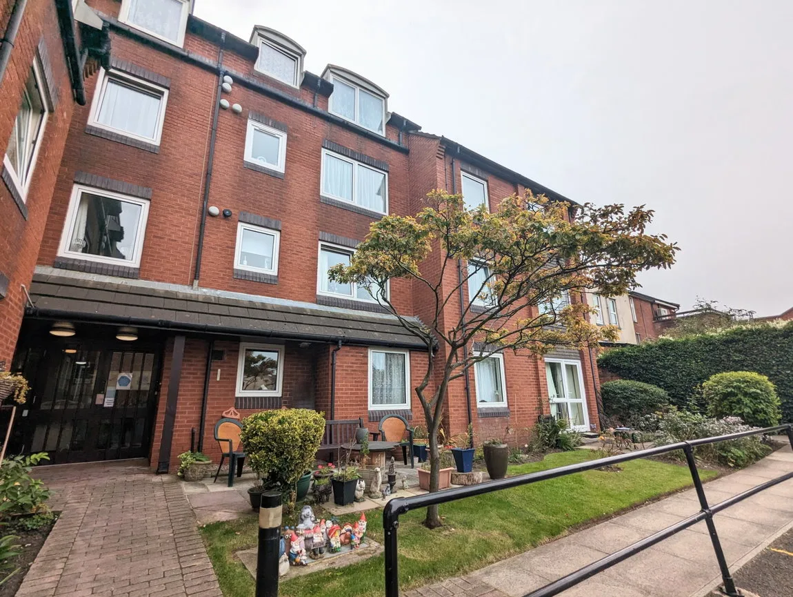 Flat Hoghton Street in Southport