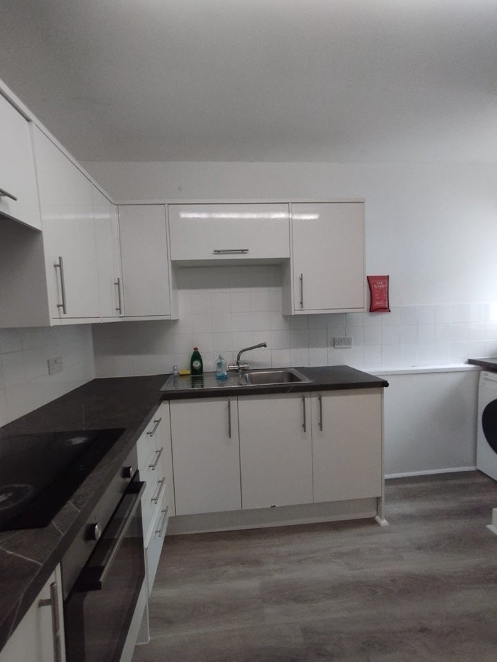 Flat Croydon Road in Caterham