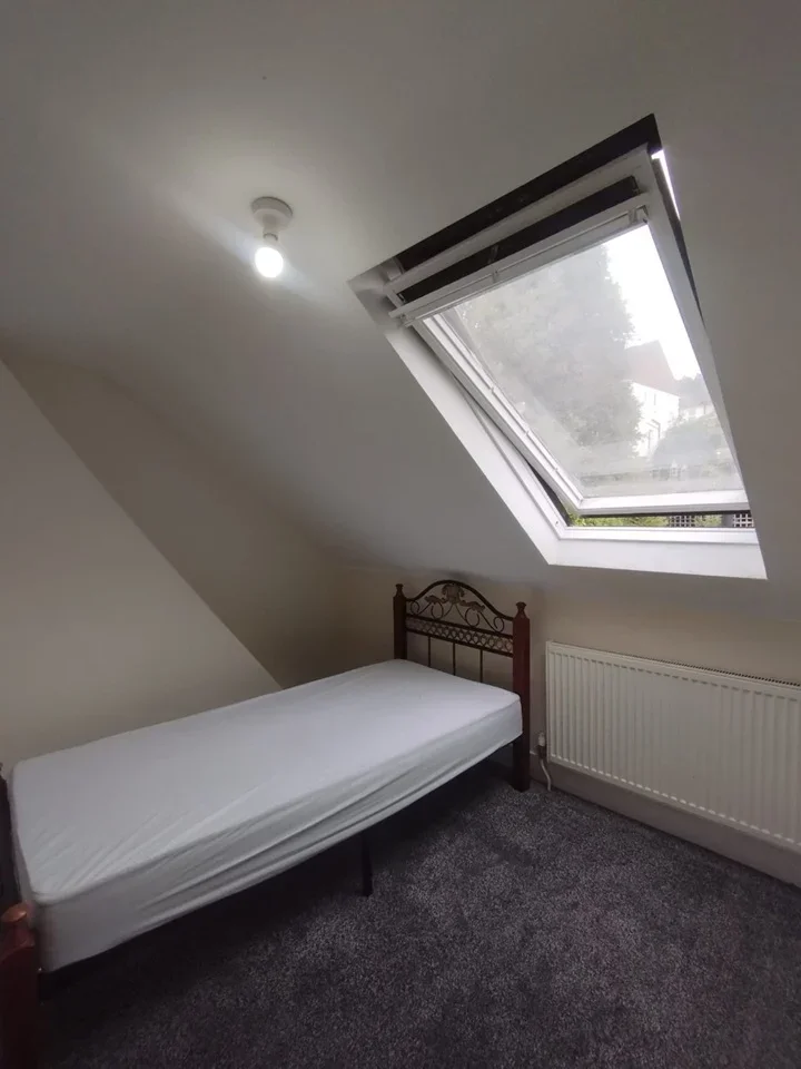 Flat Croydon Road in Caterham