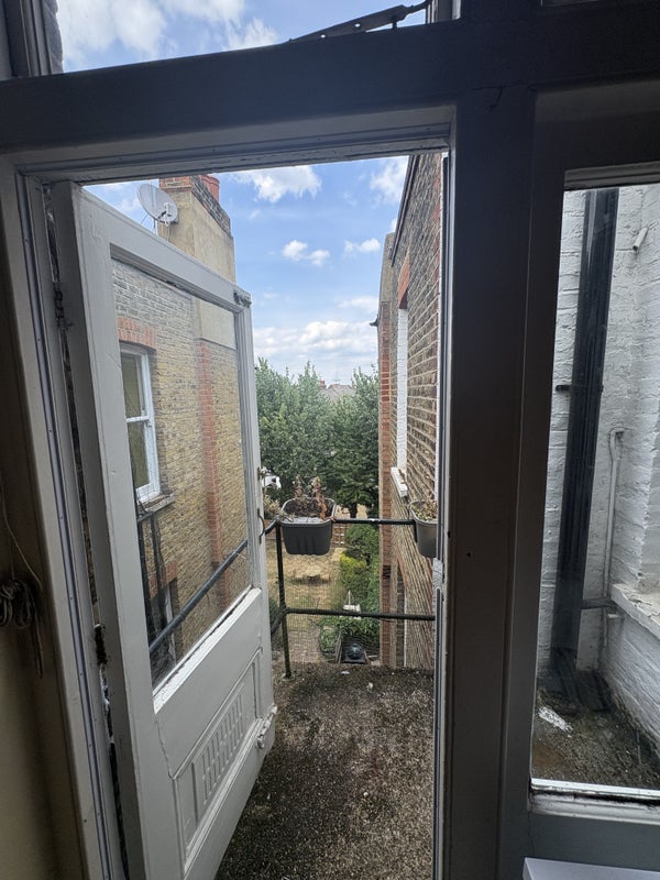Room Trouville Road in Greater London
