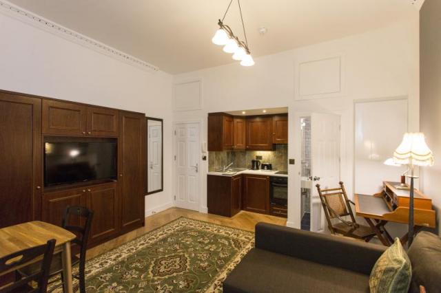 Flat Cartwright Gardens in Greater London