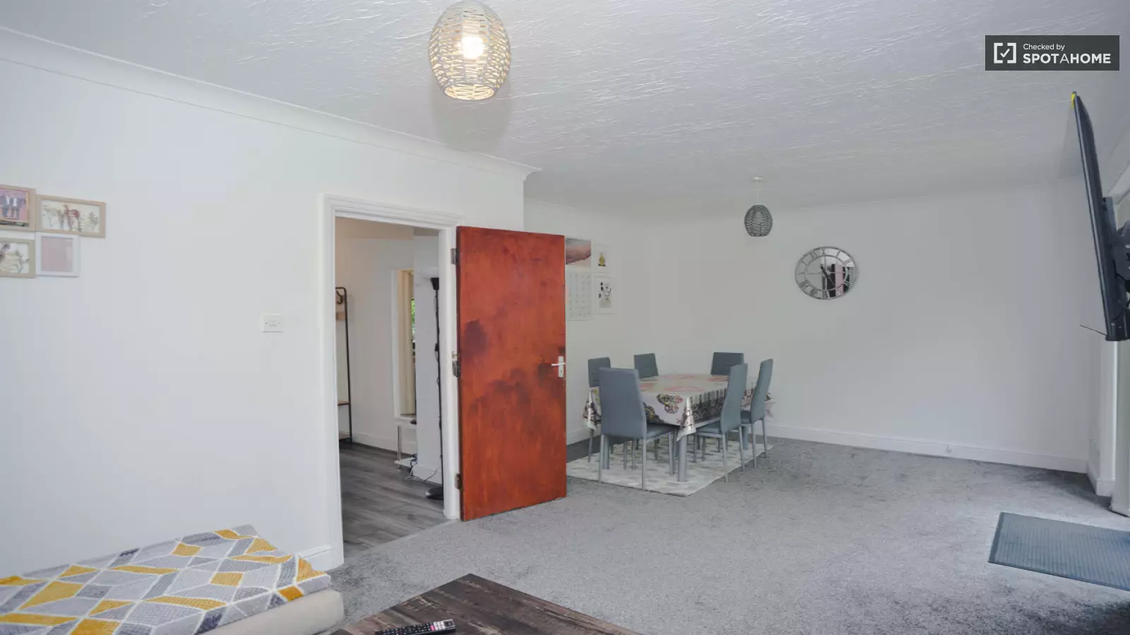 Flat North Acre in Greater London