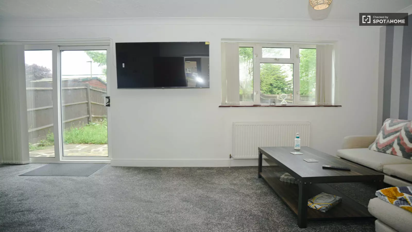 Flat North Acre in Greater London