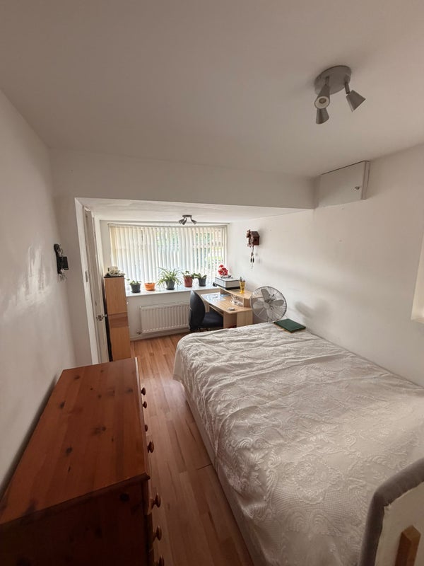 Room New Inn Lane in Stoke-on-Trent