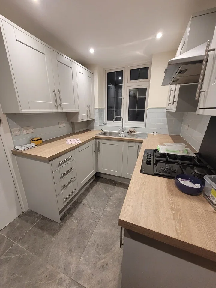 Flat Lammas Lane in Elmbridge