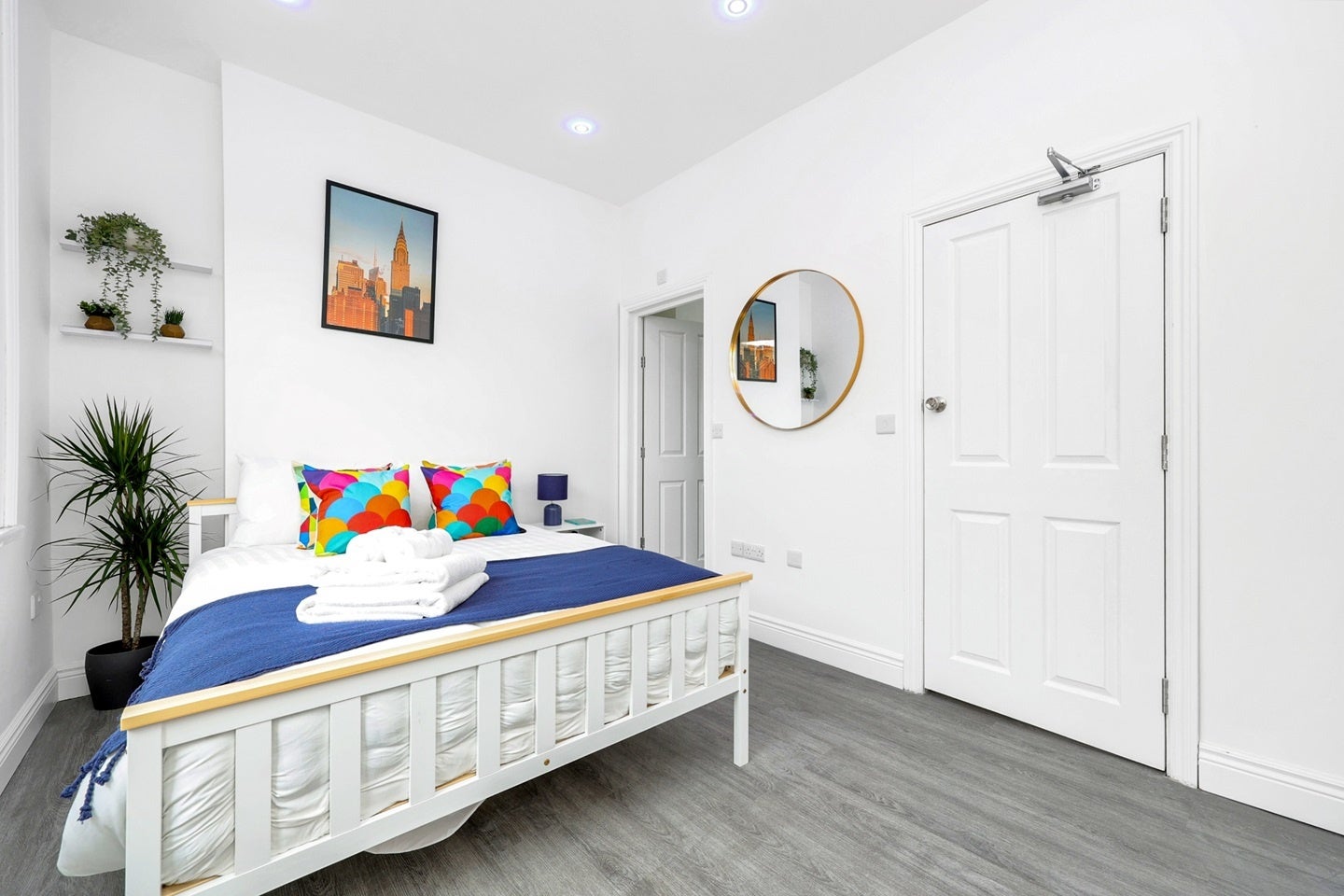 Flat Rivington Street in Greater London