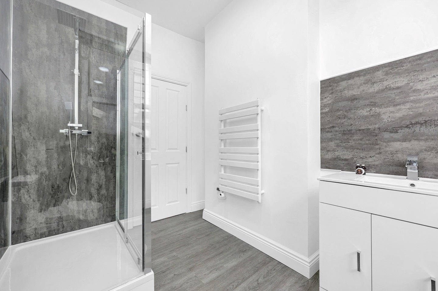 Flat Rivington Street in Greater London