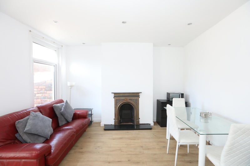 Room Nags Head Hill in Bristol