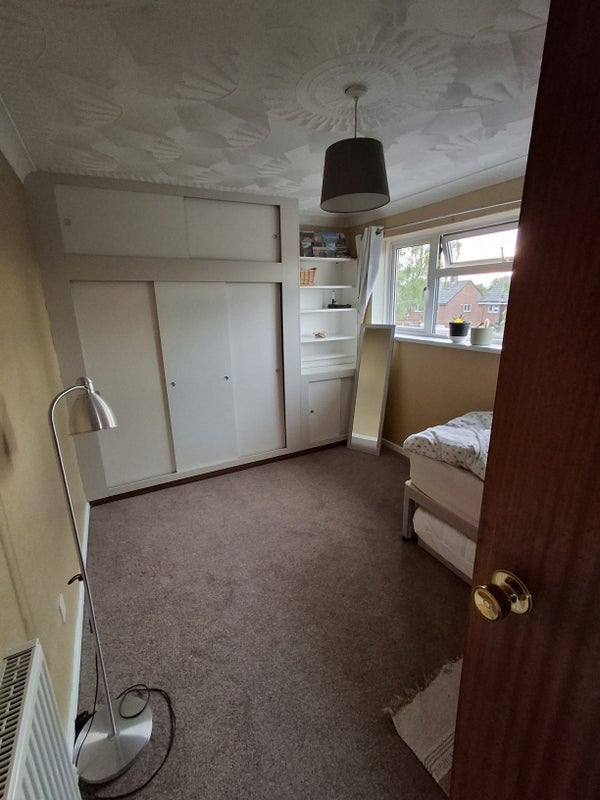 Room Fitzworth Avenue in Poole